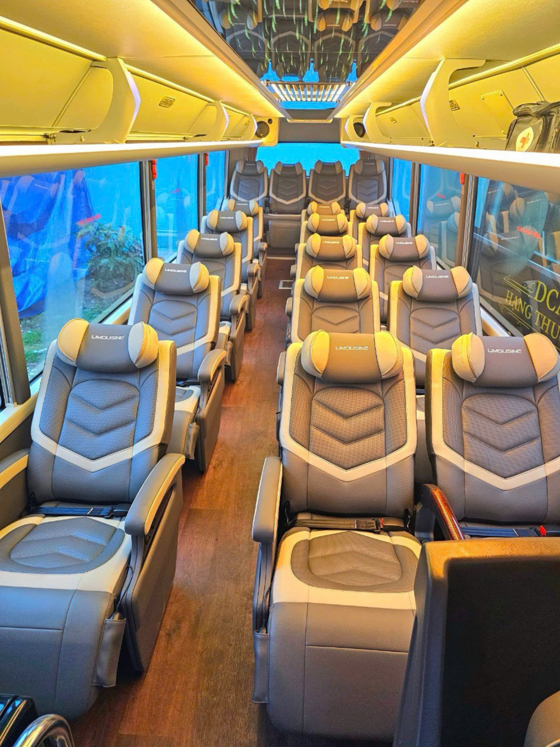 Limousine 21 chỗ