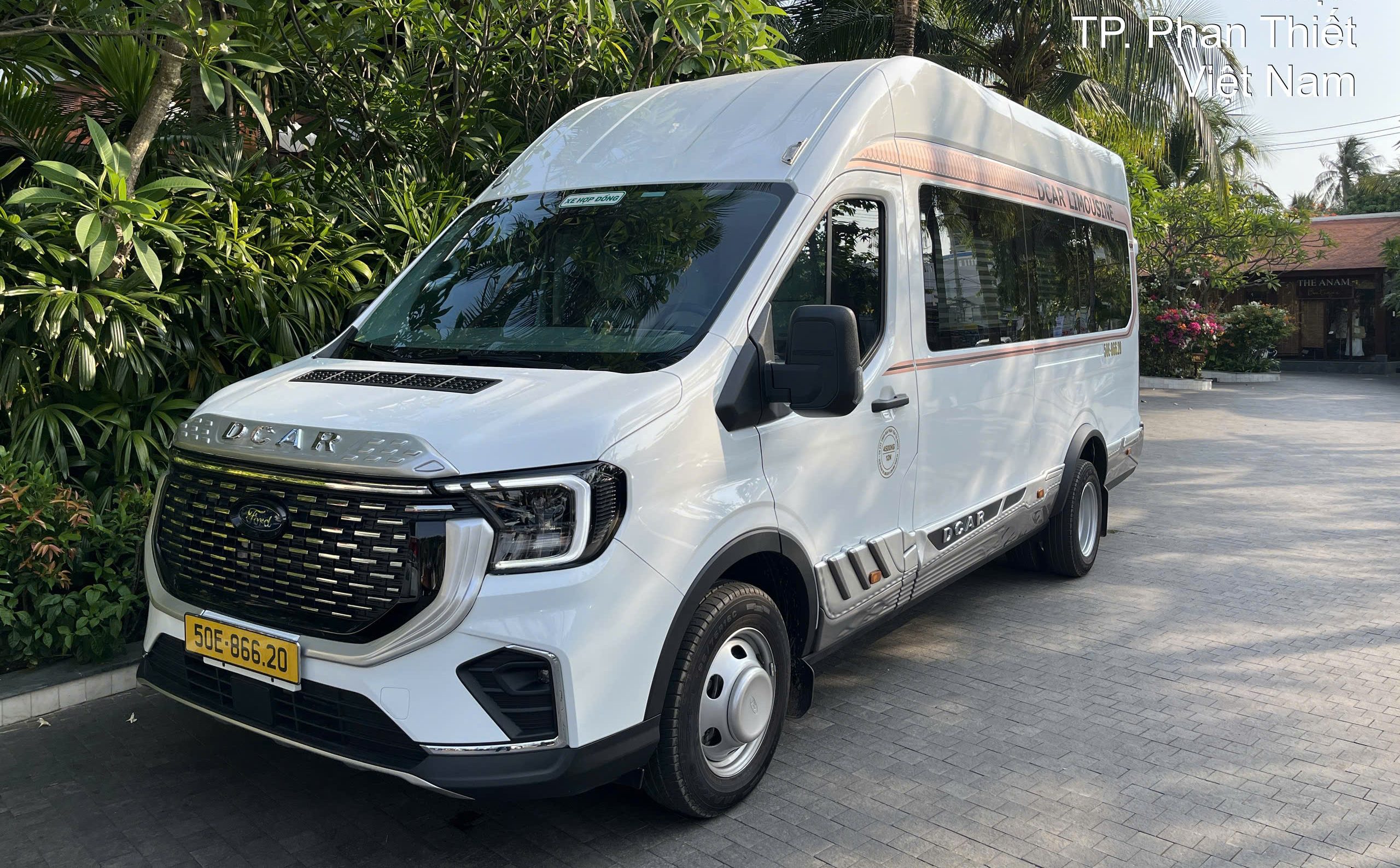 limousine-dcar-tai-smove-team