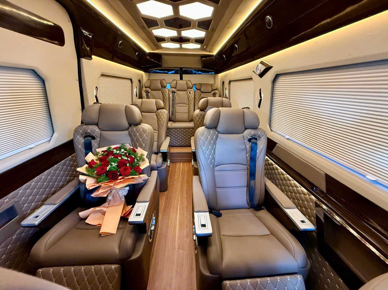 noi-that-xe-limousine-solati