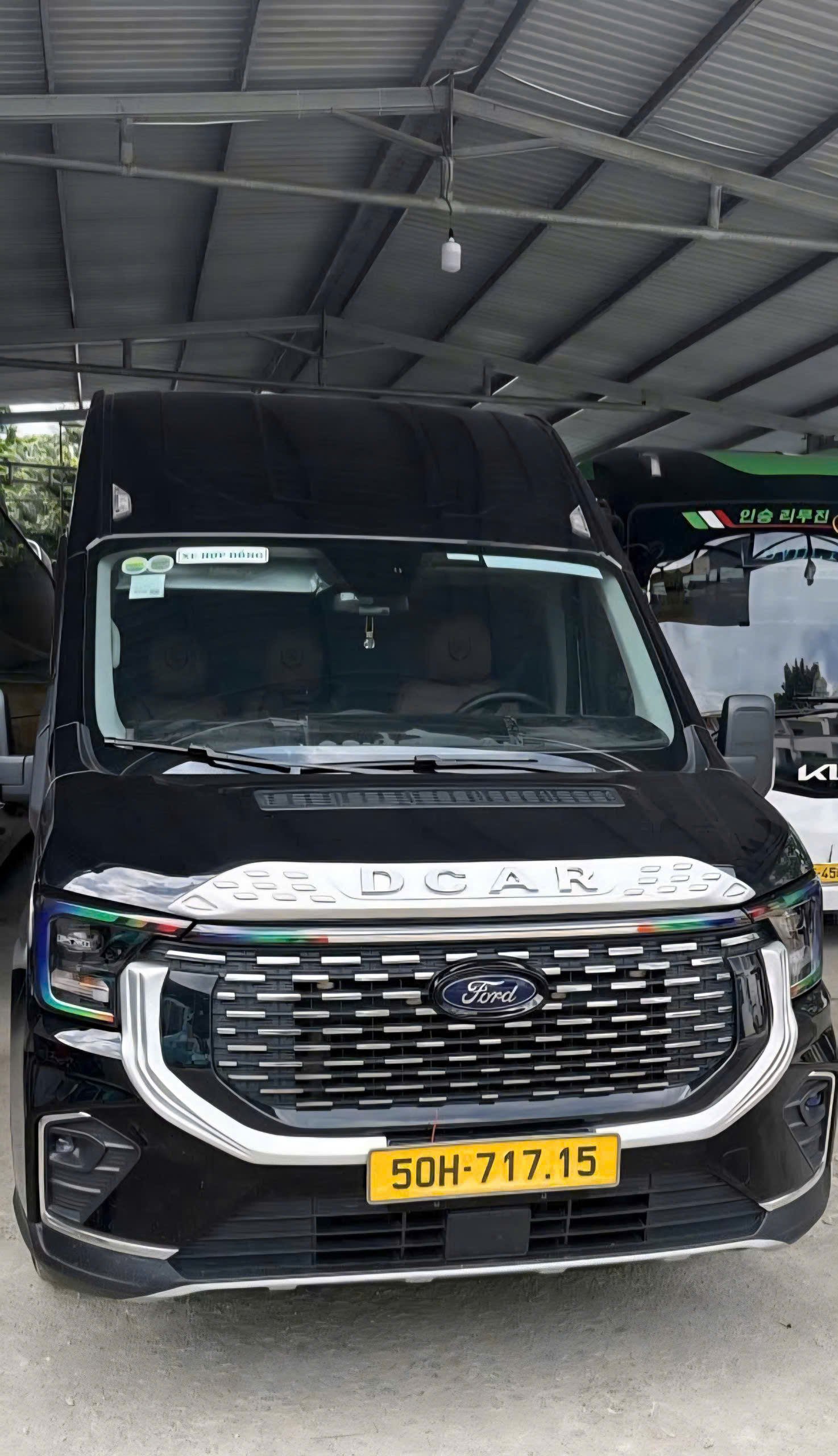 xe-limousine-dcar-ford-transit-noc-cao