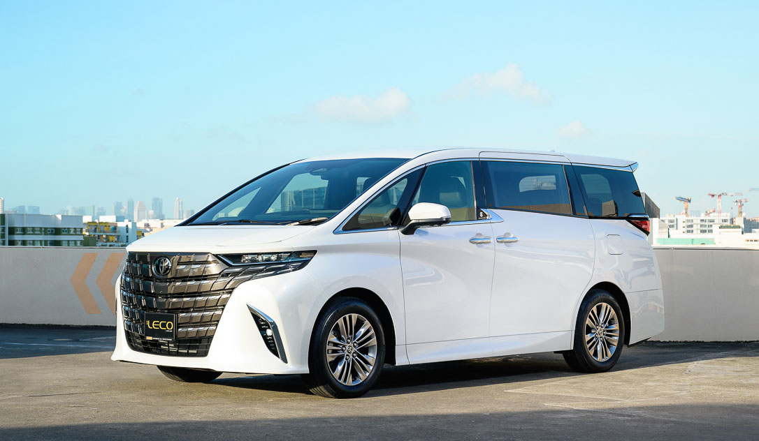 Xe 7 chỗ thương gia Toyota Anphard